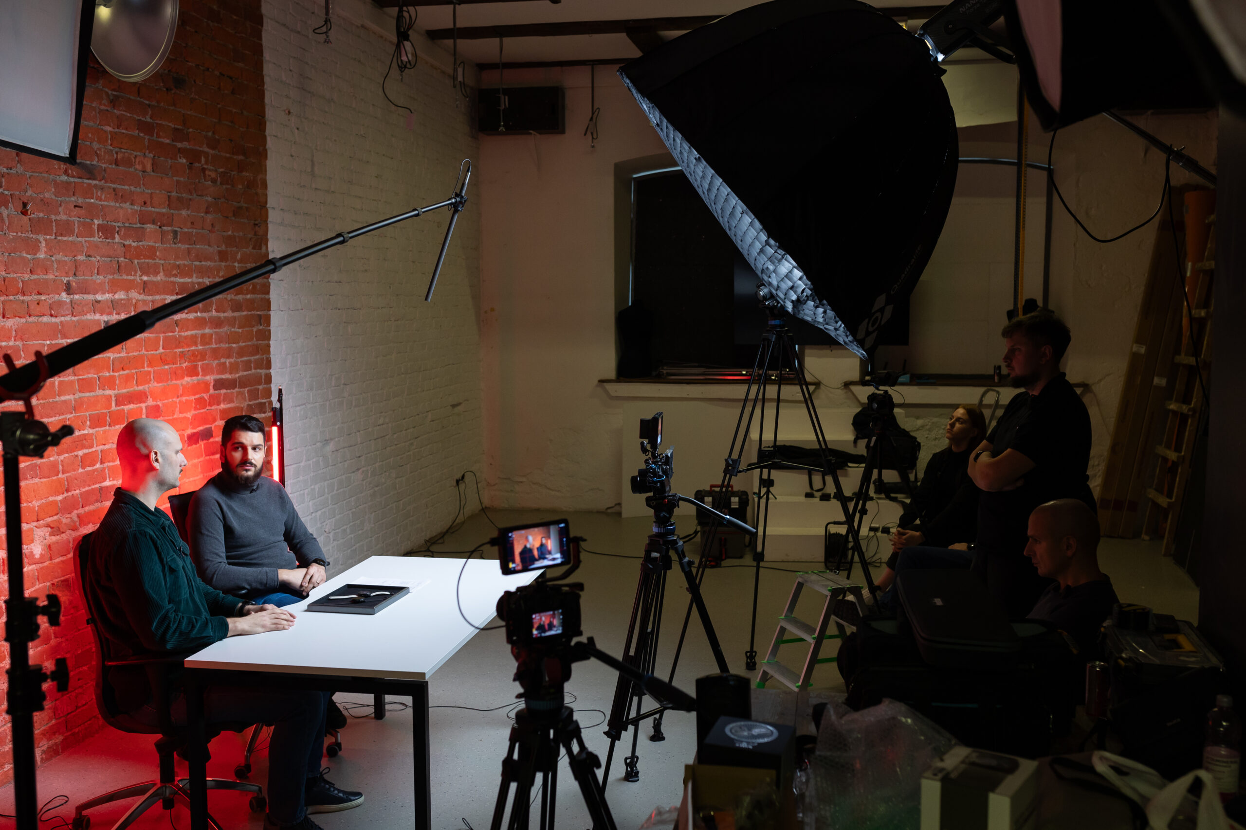 Filmavimo aikštelė su kranu studijoje