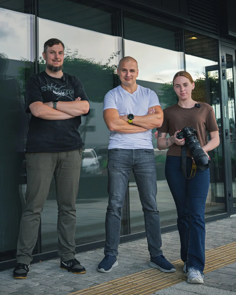The Mačiukas Media crew — Vilius Žukauskas, Eugenijus Mačiukas and Gabija Barštytė — on a client shoot in Kaunas